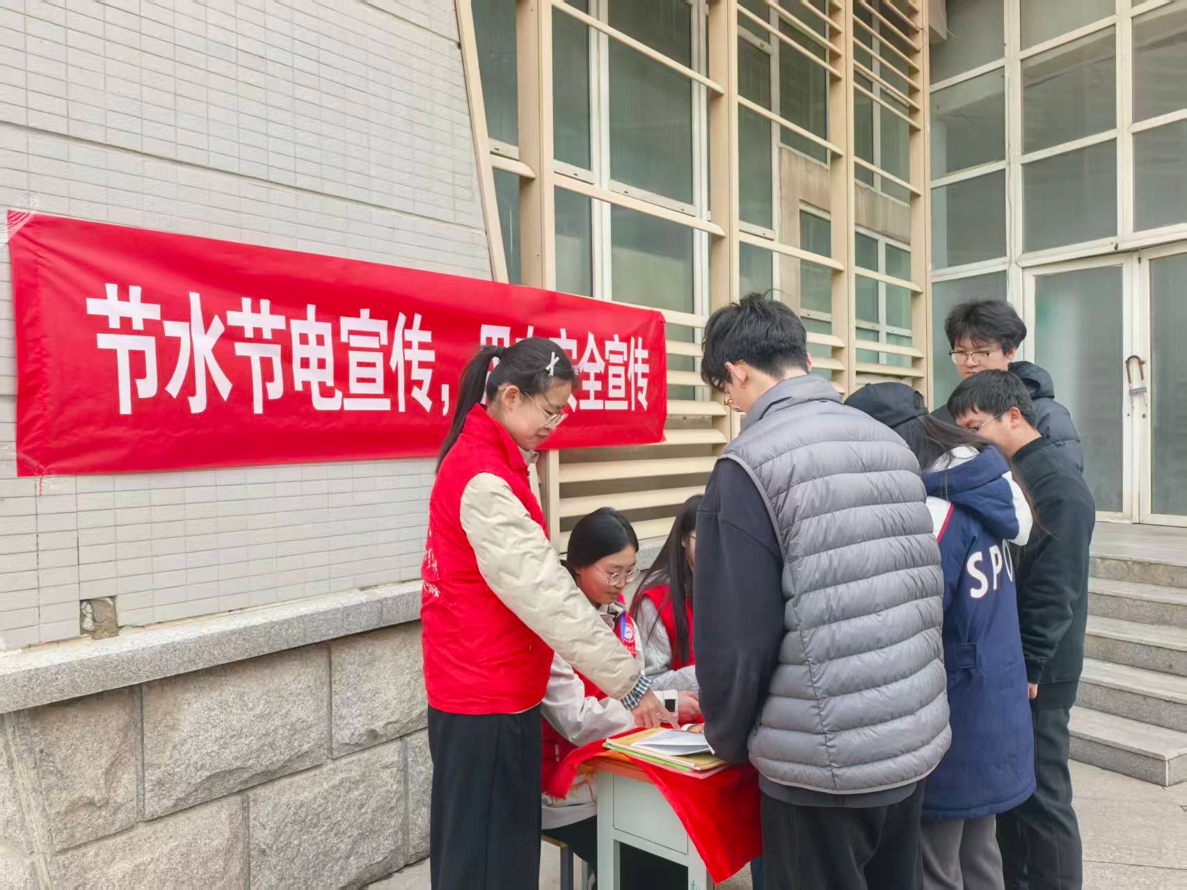 b398c1b474a2465f1c9bb49adb3b0551