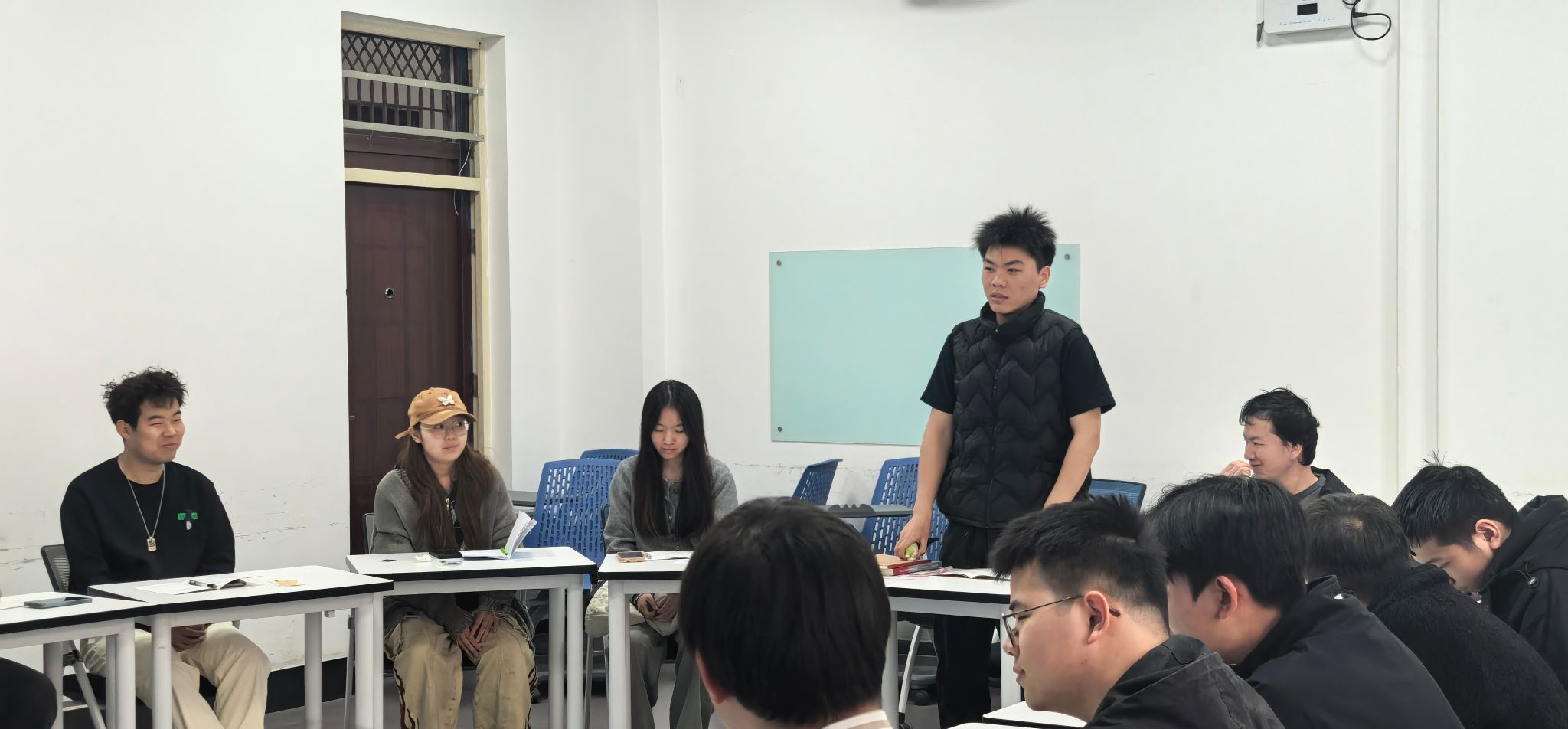 882a6d2d-0e9b-461b-8b1e-72df13437627